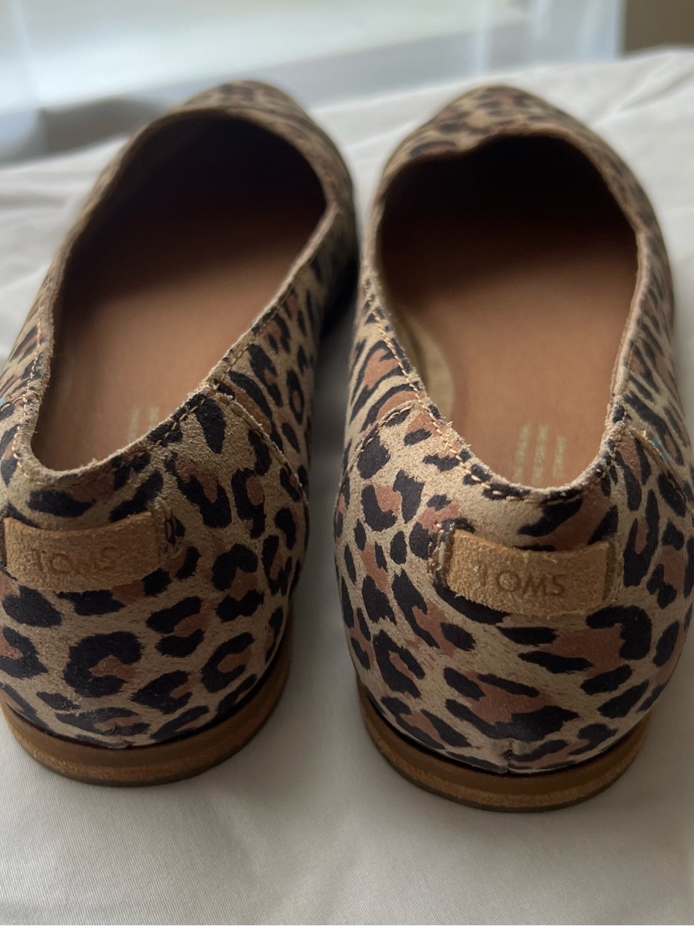 TOMS Leopard Print Slip-On Flats in Brown and Black - Picture 4 of 7